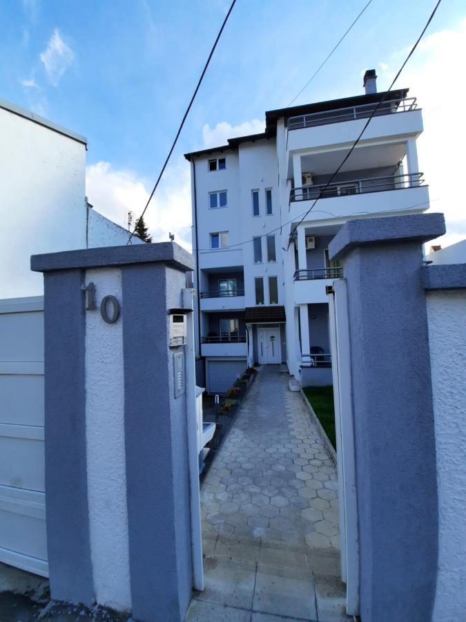 Divizija Lux Apartments Белград Екстериор снимка